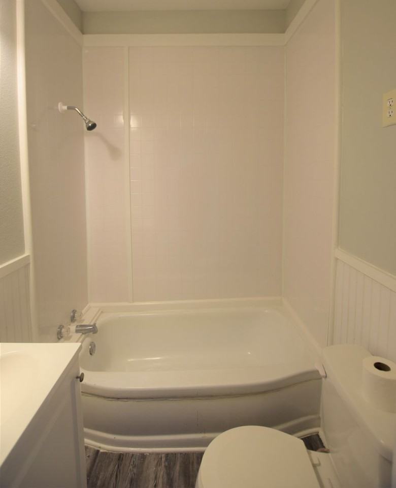 408 S Knapp St #B - Photo 7 of 8