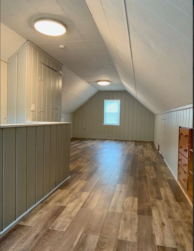 3815 Xenia Ave N - Photo 4 of 10