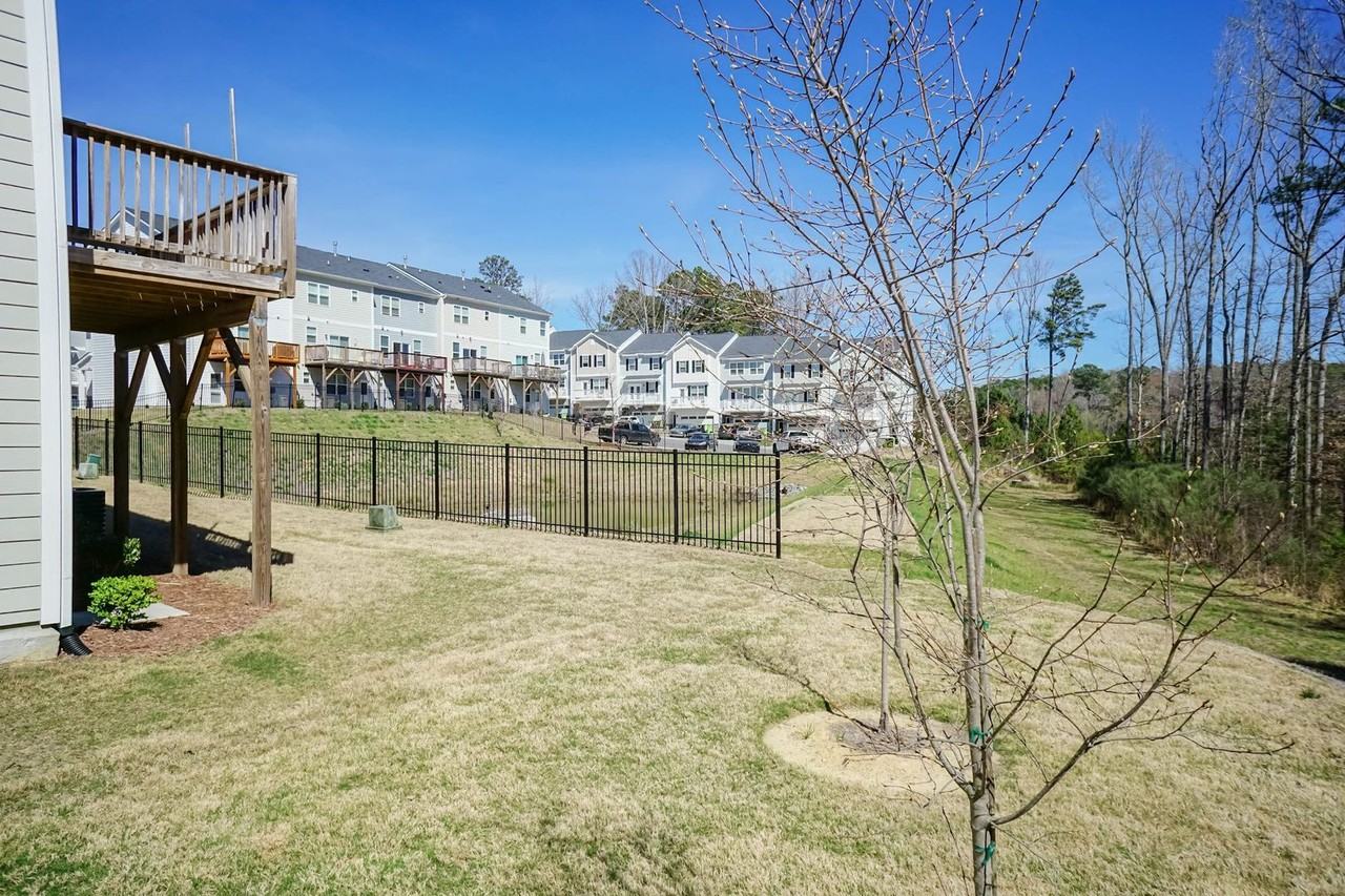 1117 Finch Ct - Photo 4 of 37