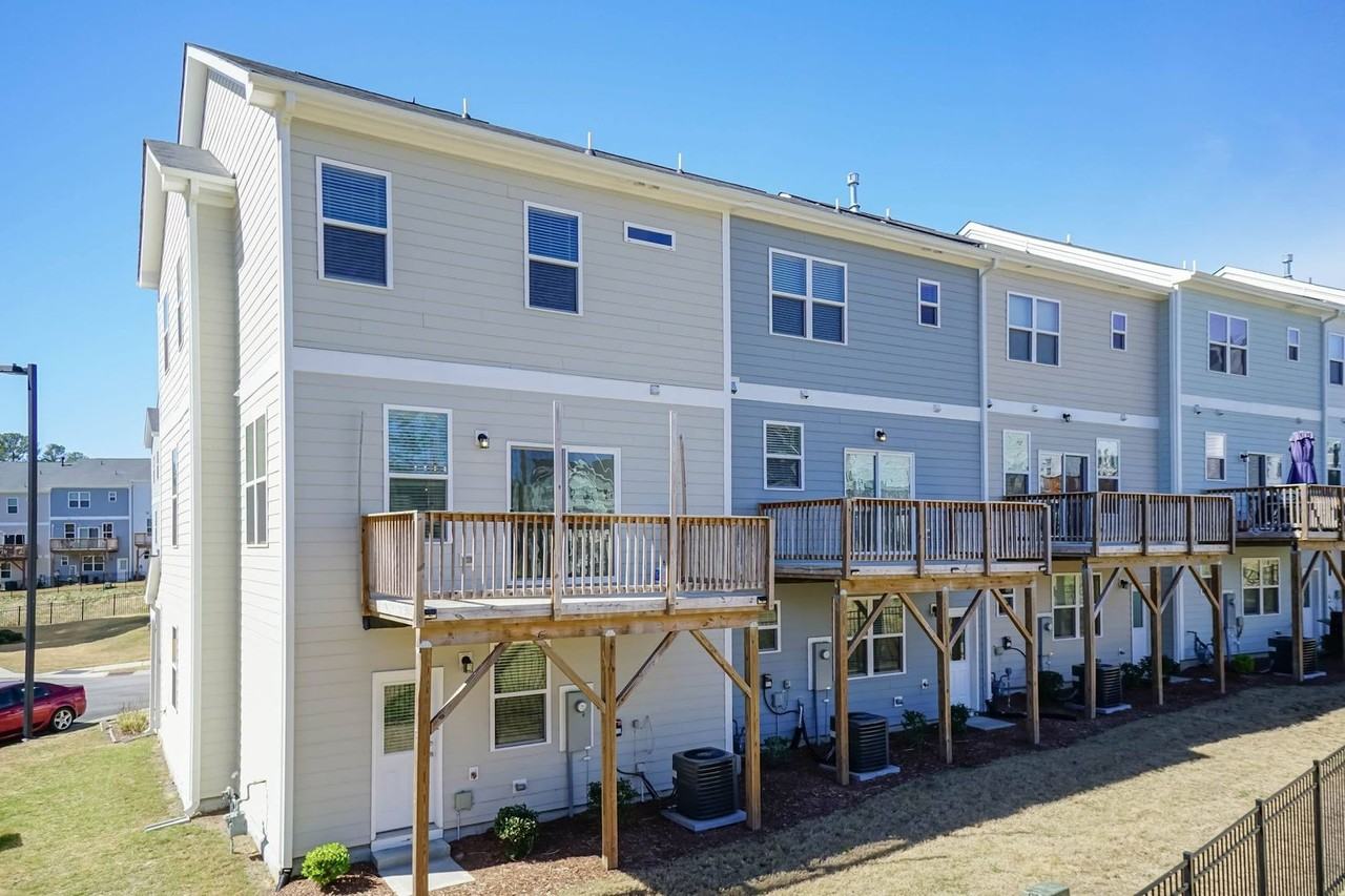 1117 Finch Ct - Photo 5 of 37