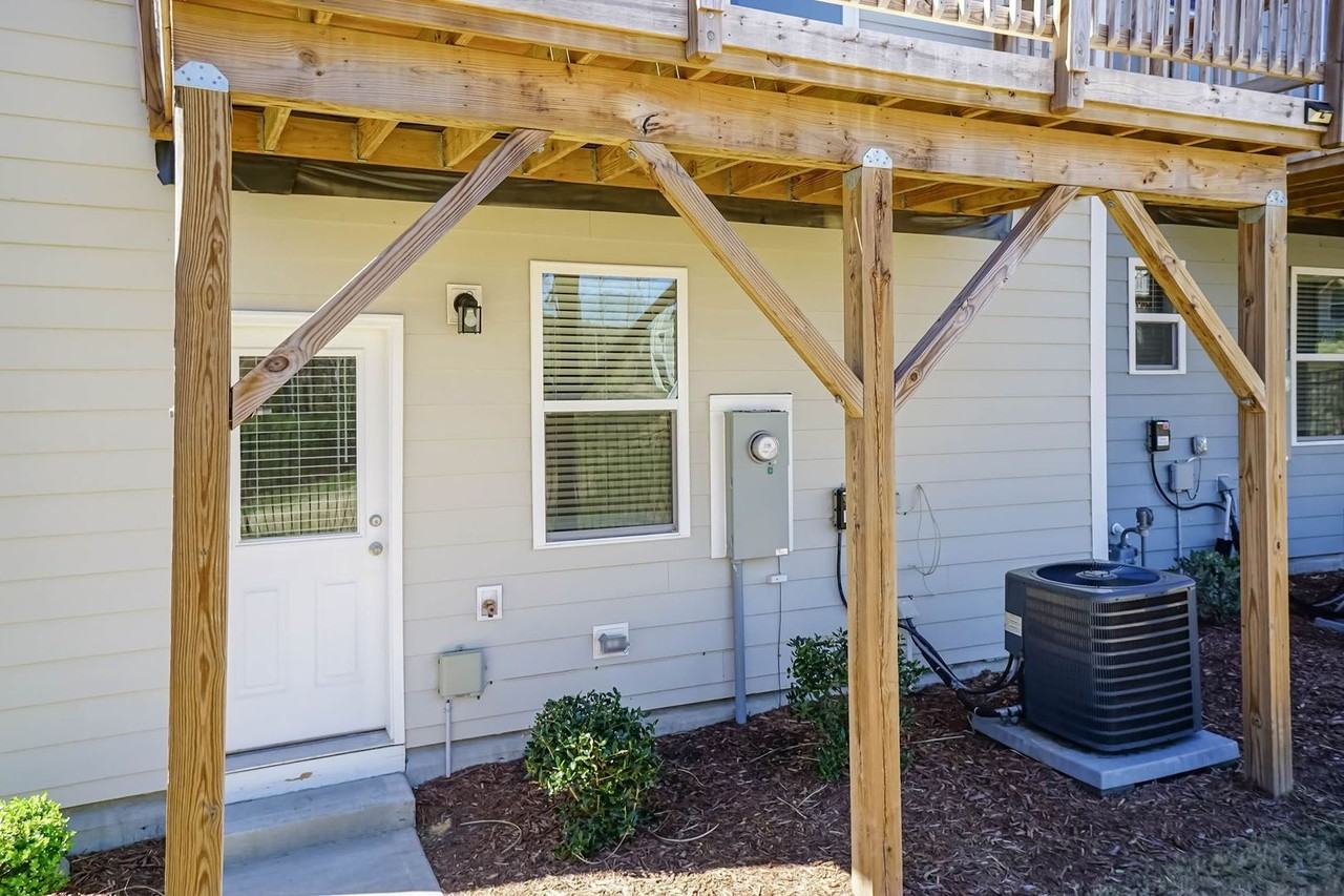 1117 Finch Ct - Photo 6 of 37