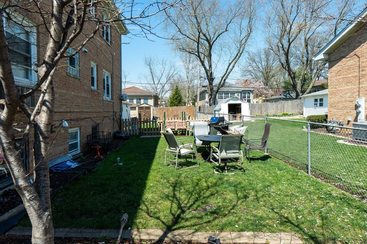 16W780 57th St - Photo 3 of 3