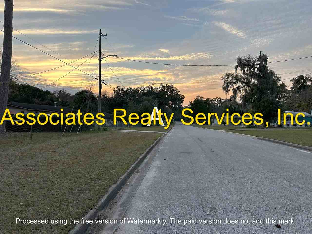 3741 Se 18th Ave - Photo 2 of 12