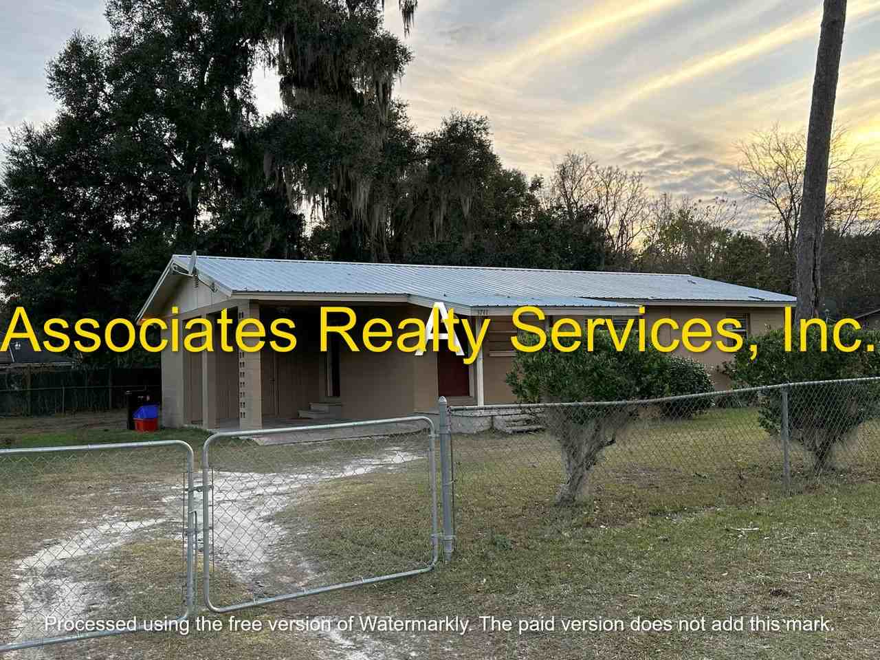 3741 Se 18th Ave - Photo 3 of 12