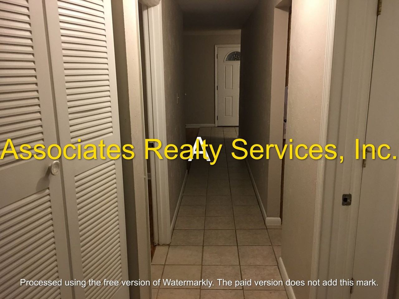 3741 Se 18th Ave - Photo 7 of 12