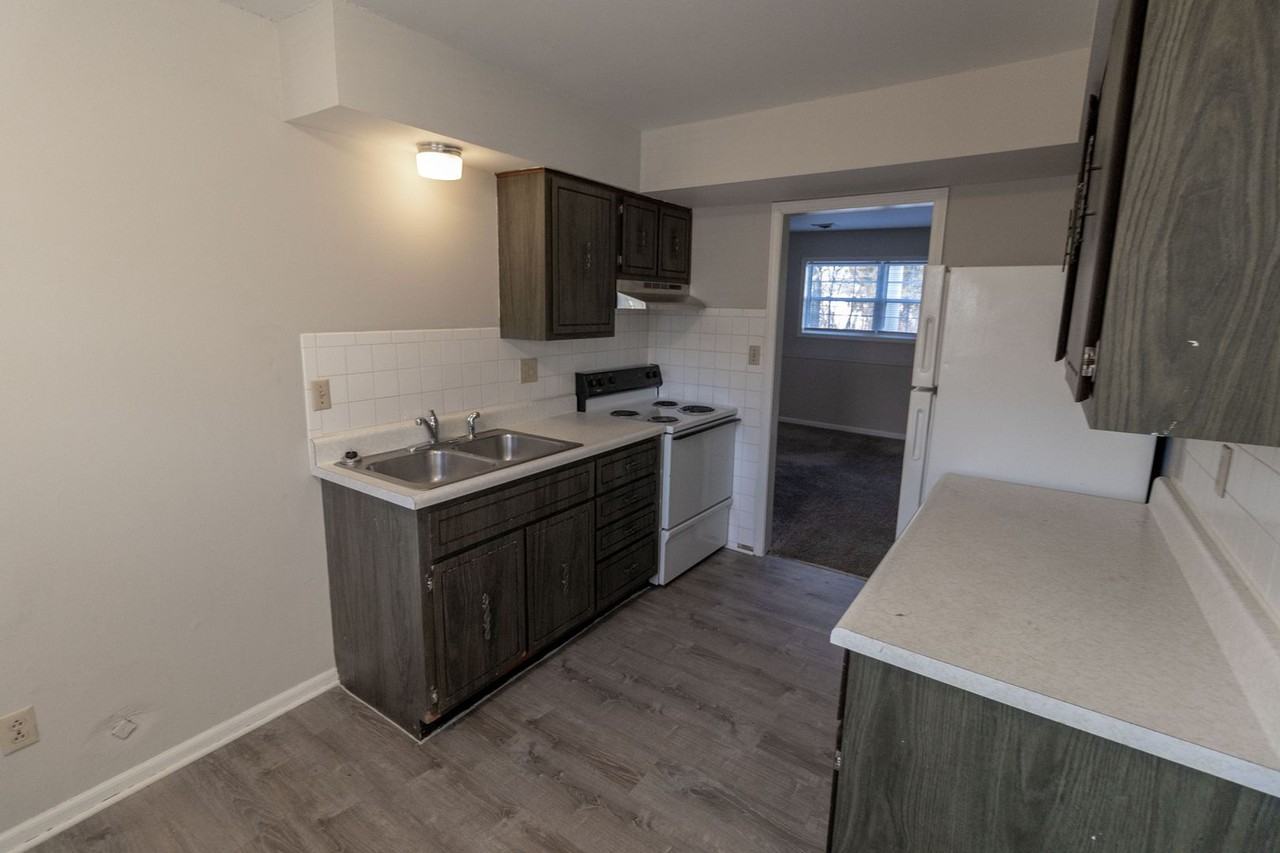 2916 Leeway Dr #D - Photo 3 of 23