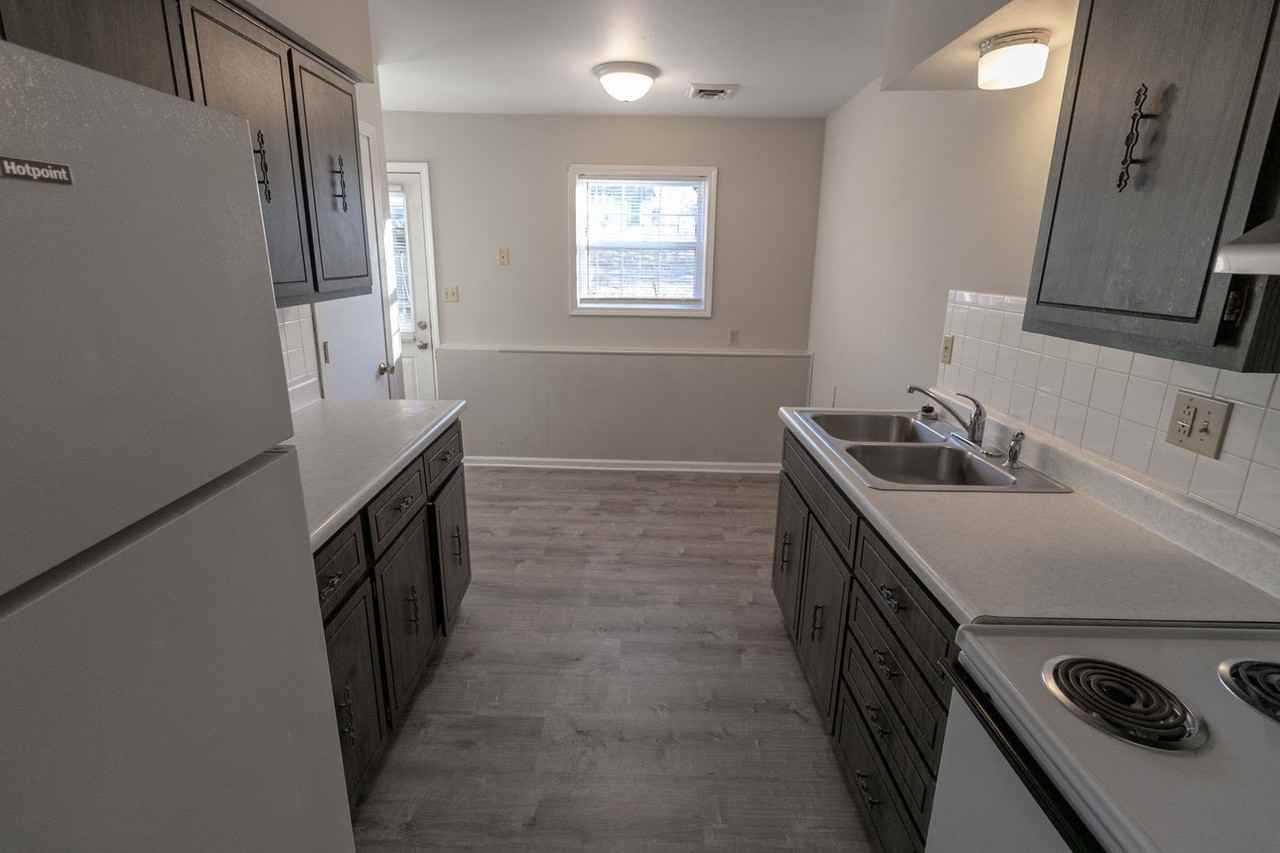 2916 Leeway Dr #D - Photo 5 of 23