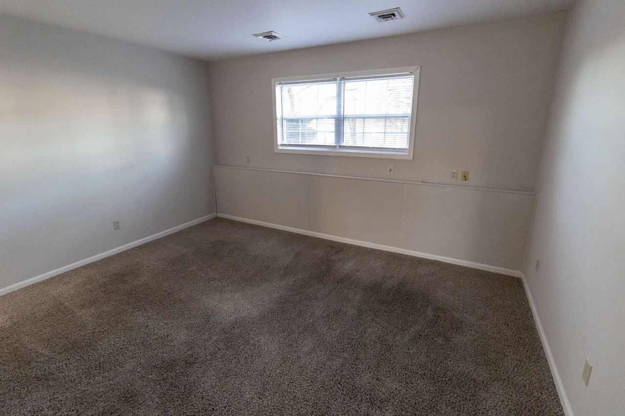 2916 Leeway Dr #D - Photo 6 of 23