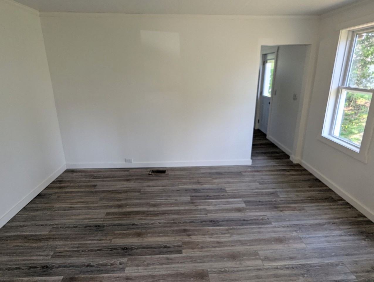 56 Penn St - Photo 5 of 19