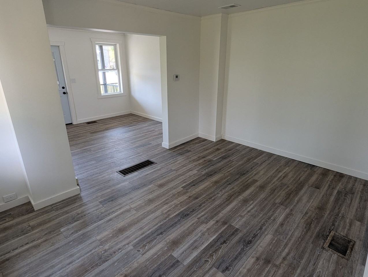 56 Penn St - Photo 7 of 19