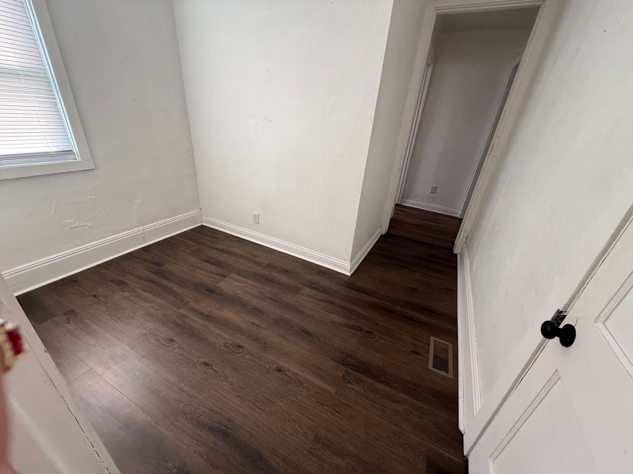 1636 S B St - Photo 3 of 17