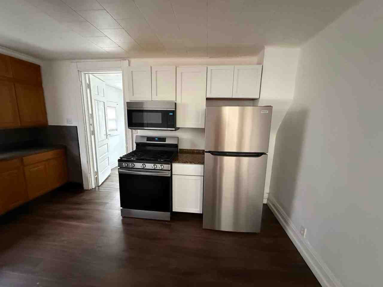 1636 S B St - Photo 4 of 17