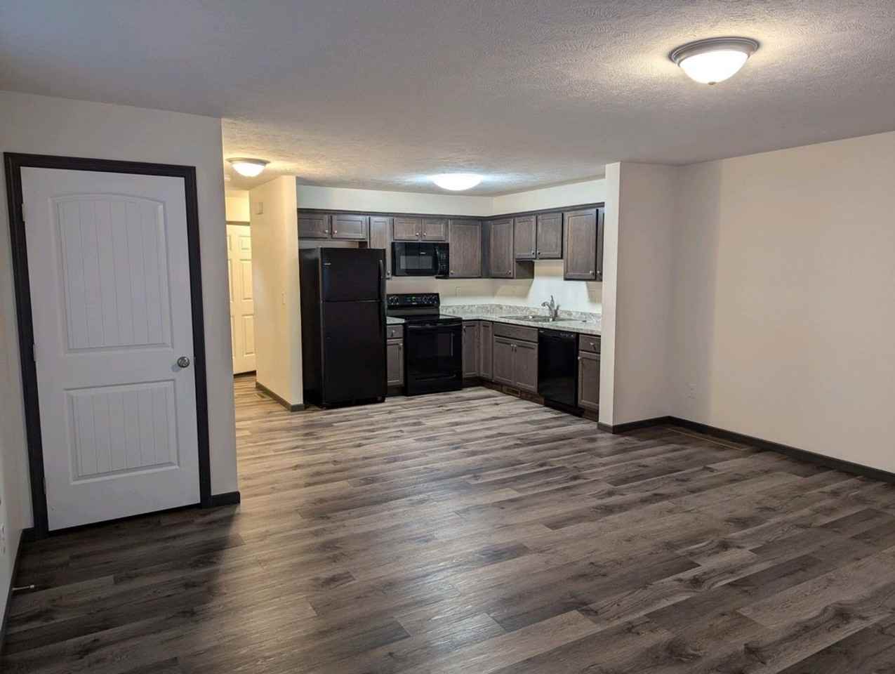 585 Birch Hill Dr #30 - Photo 3 of 9