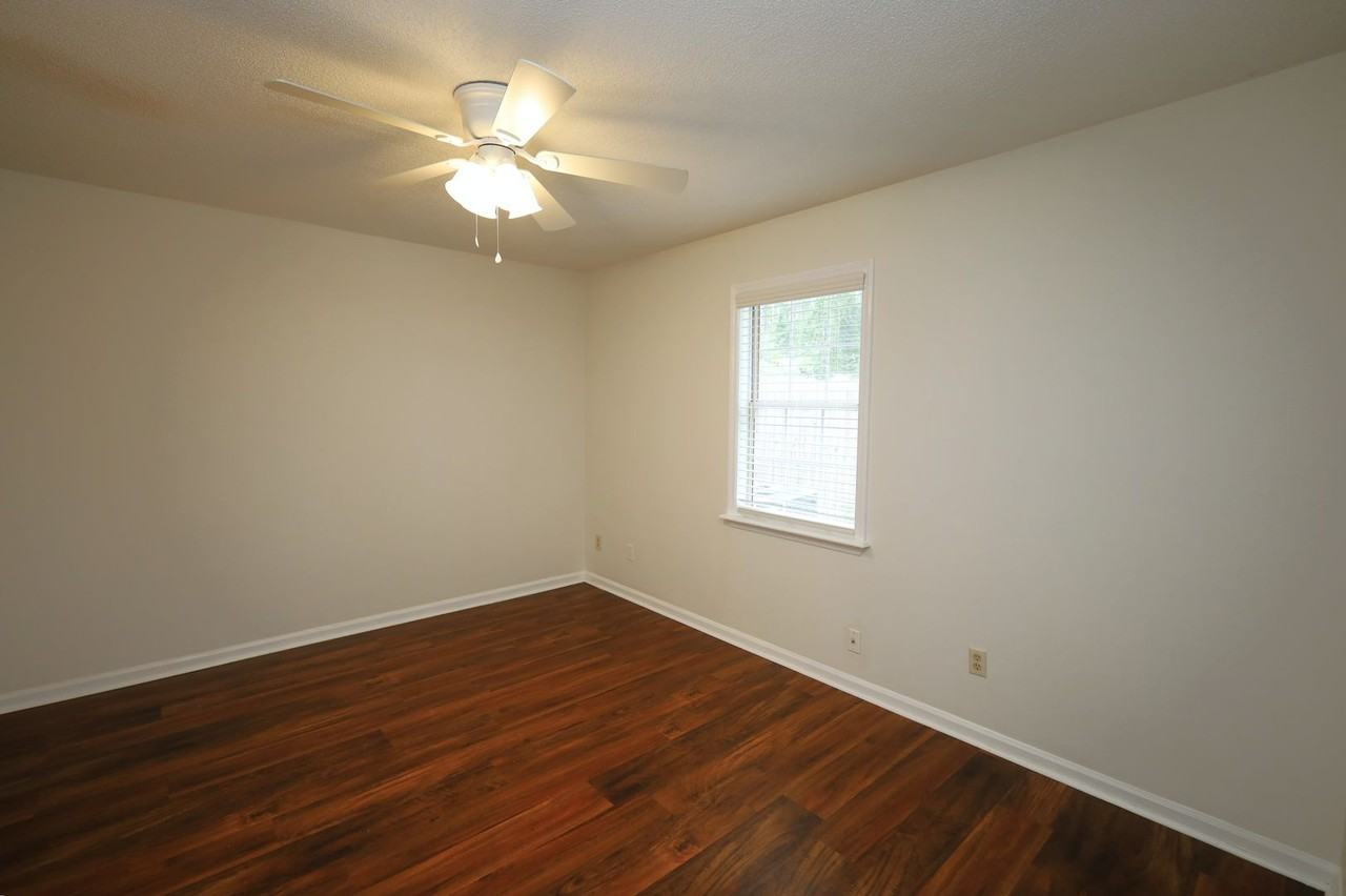 6127 Vinnie Dr Apt B - Photo 7 of 9