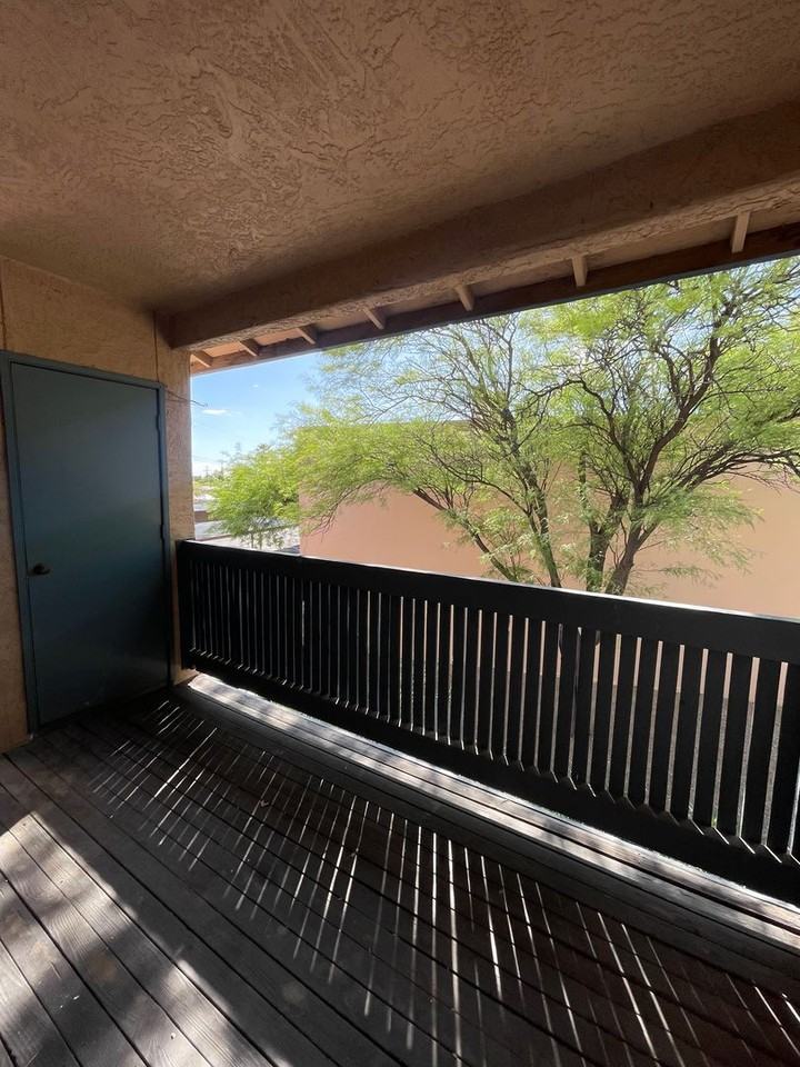 8080 E Speedway Blvd #304 - Photo 3 of 11