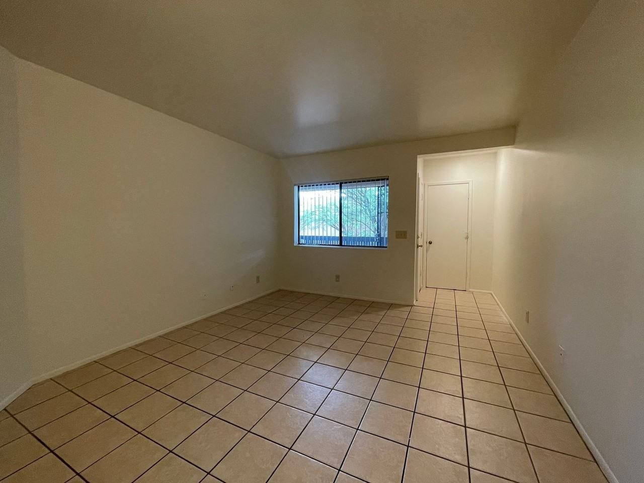 8080 E Speedway Blvd #304 - Photo 5 of 11
