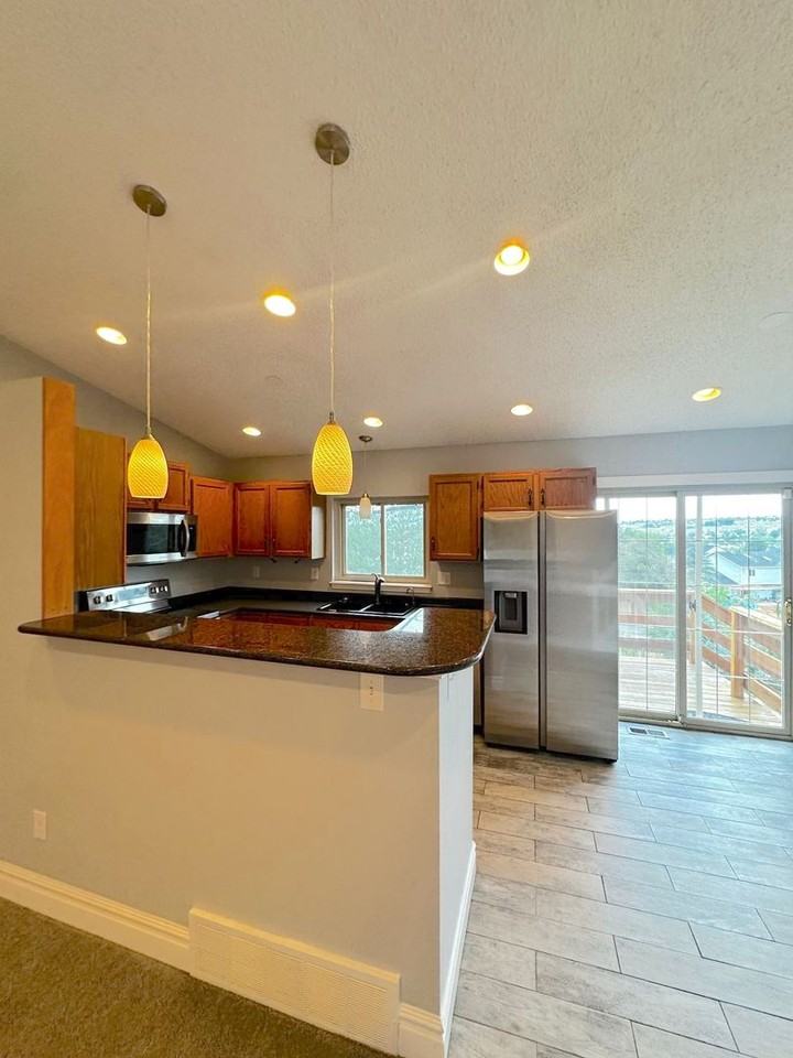 6430 Amethyst Ct - Photo 2 of 21