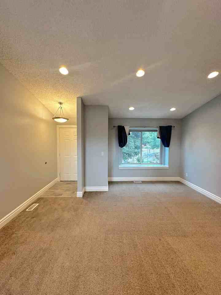 6430 Amethyst Ct - Photo 7 of 21