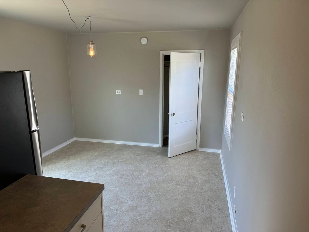 47 1/2 Monroe St - Photo 6 of 19