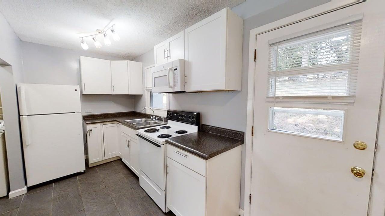 1107 River Ct - Photo 2 of 26