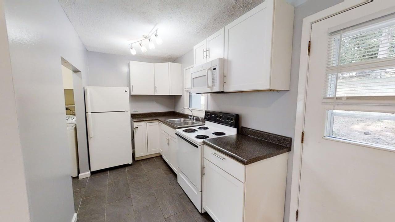 1107 River Ct - Photo 4 of 26