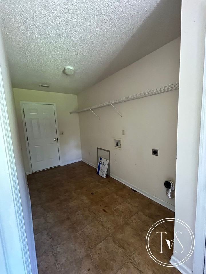 109 Larkin Ct - Photo 6 of 16