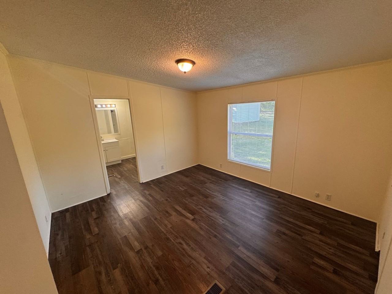 190 Fenton Rd - Photo 4 of 7