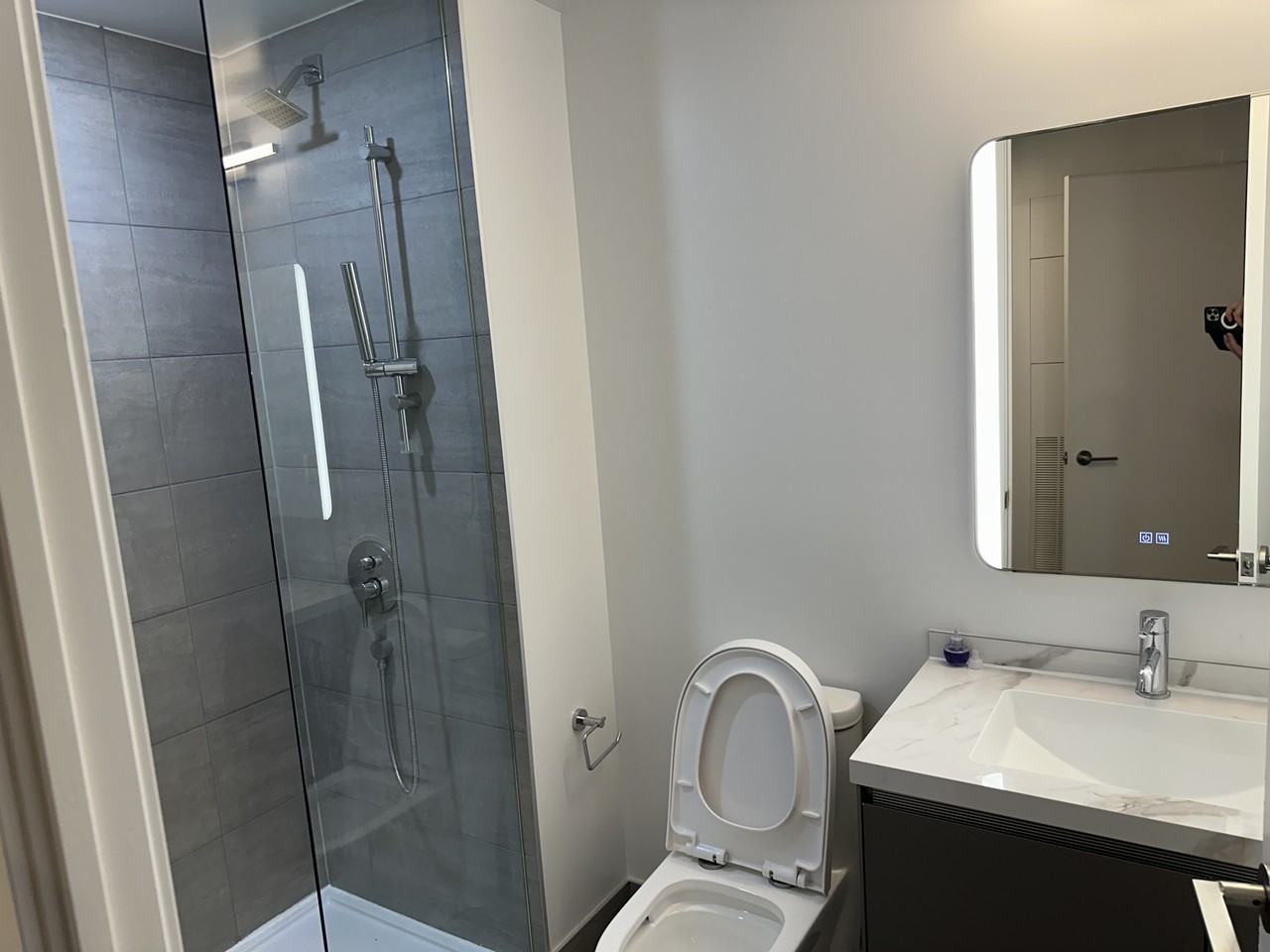 9 Tecumseth St - Photo 3 of 9