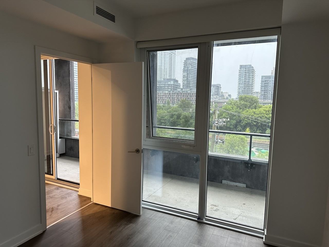 9 Tecumseth St - Photo 4 of 9