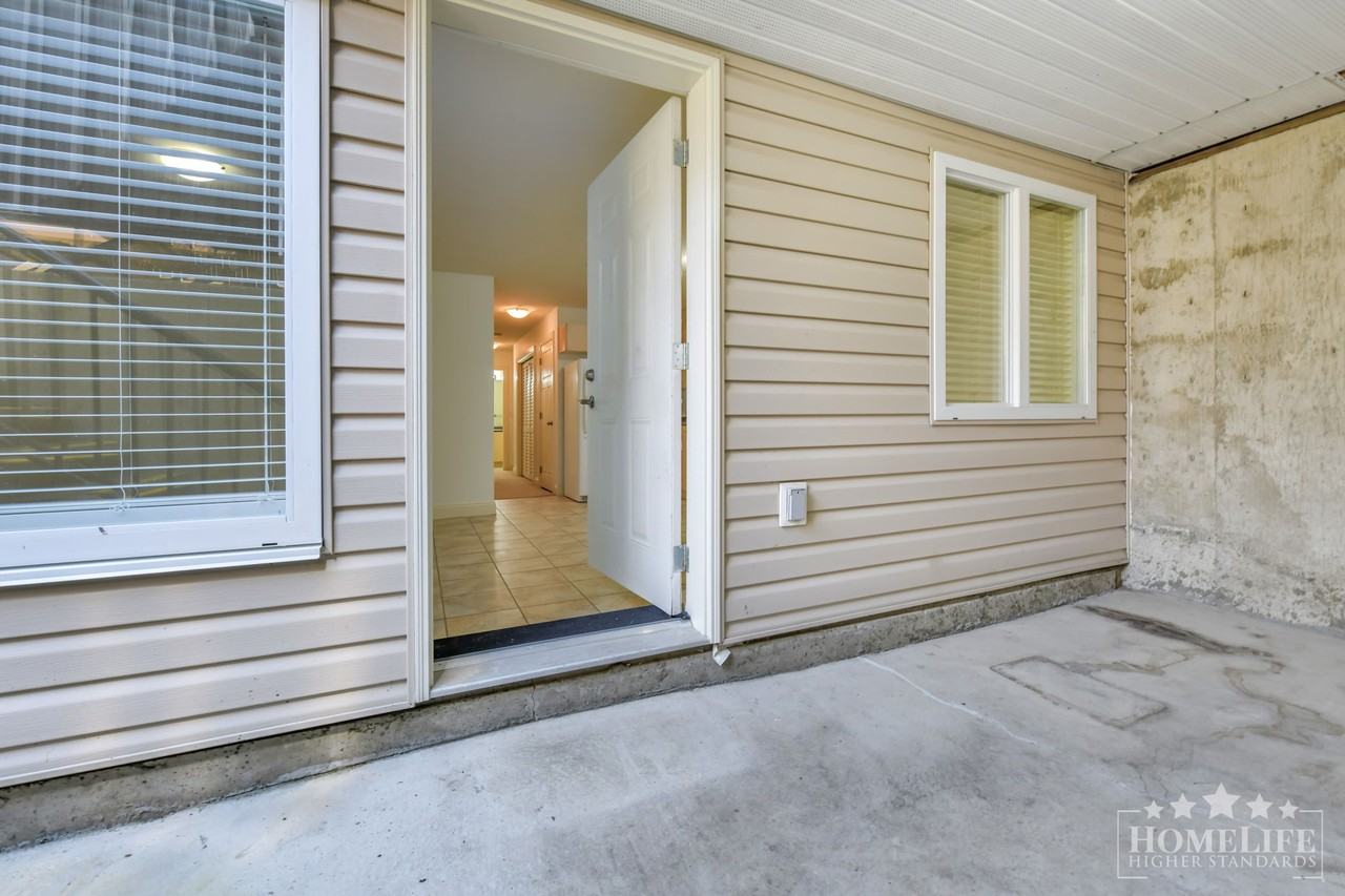 6129 148 St - Photo 3 of 18