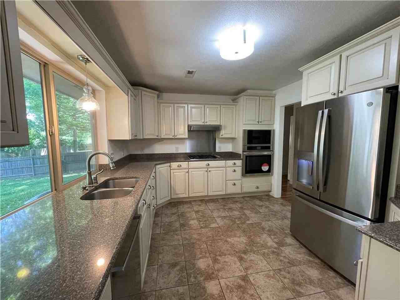 202 Lake Rd - Photo 4 of 24