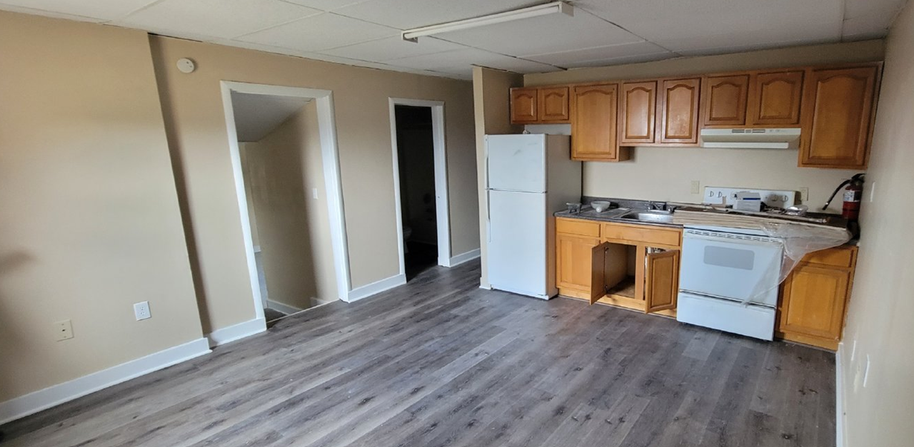 1102 E 4th St - Photo 2 of 4