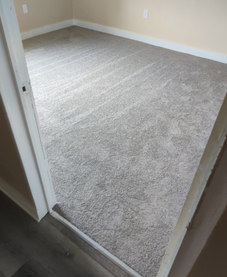 1102 E 4th St - Photo 4 of 4