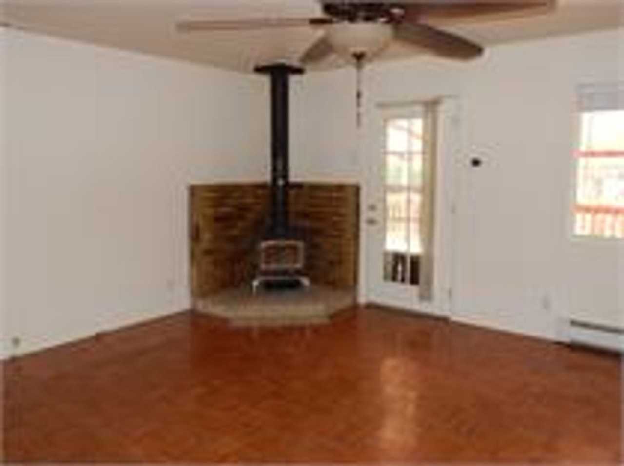 21511 American River Dr - Photo 5 of 10