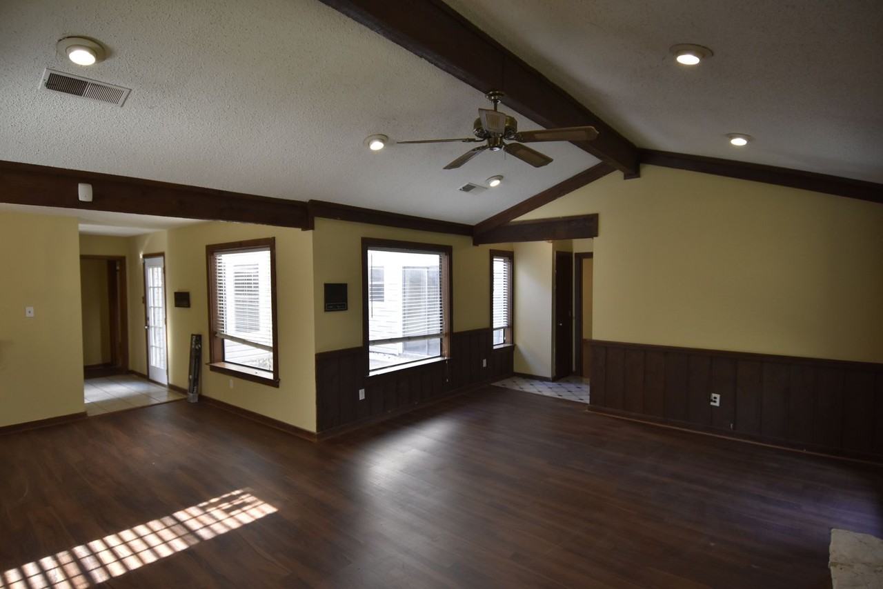 8270 Glen Rock Cv - Photo 2 of 14