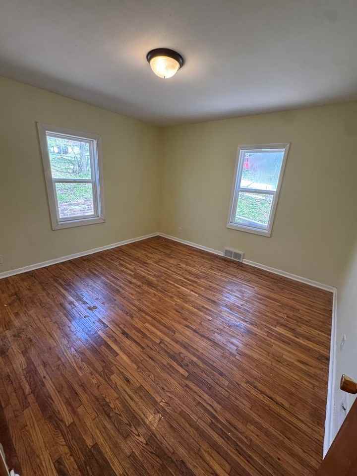 504 N 8th St - Photo 2 of 7