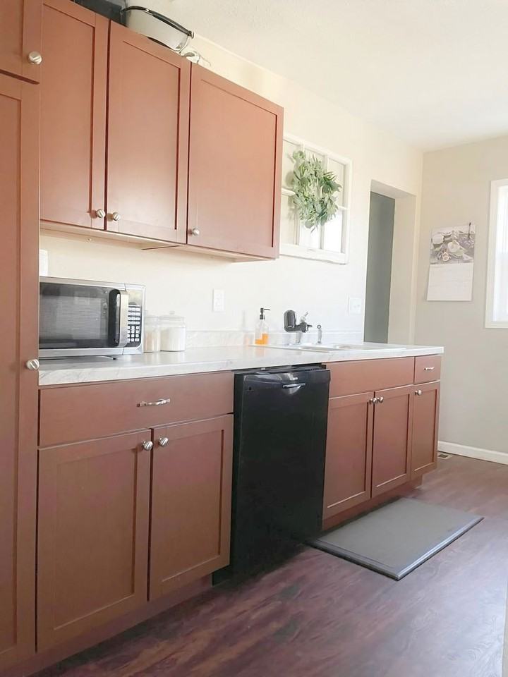 2403 36th St - Photo 5 of 9