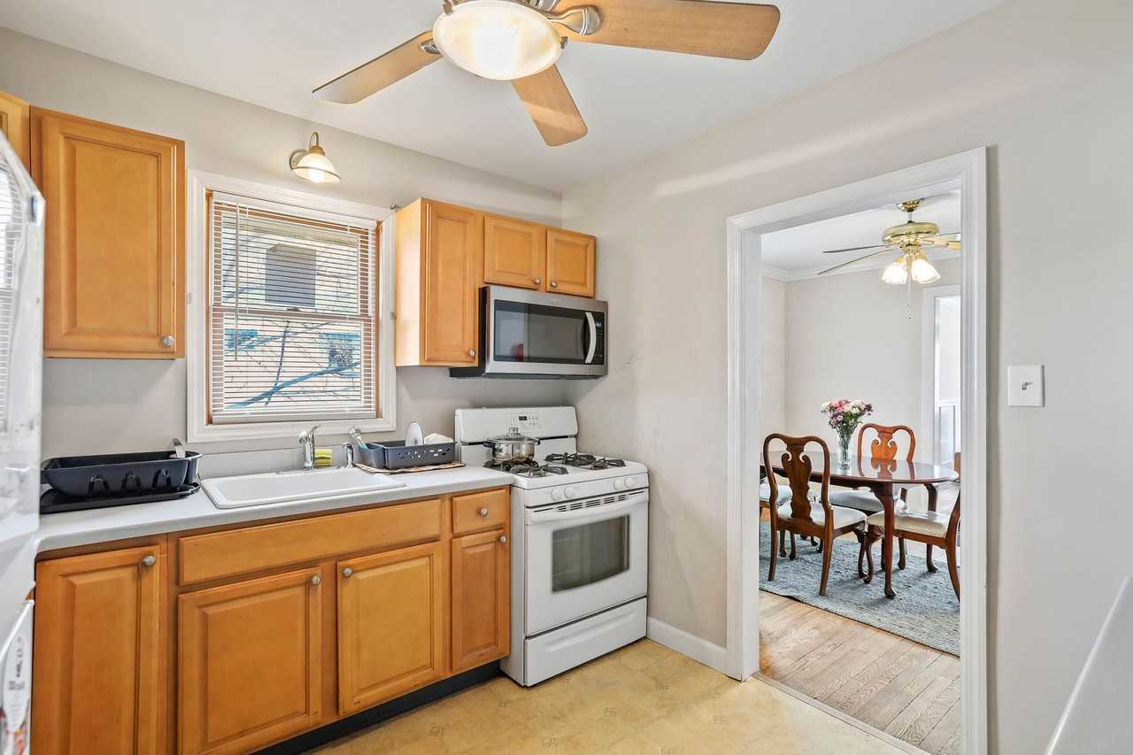 4 Thurston Ave - Photo 4 of 23