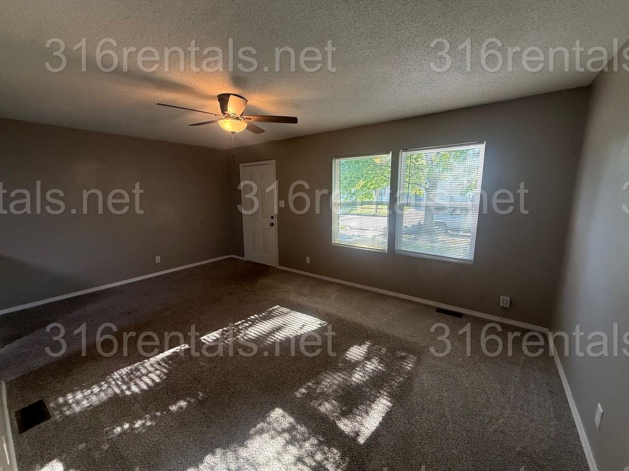 2669 S Santa Fe St - Photo 4 of 18