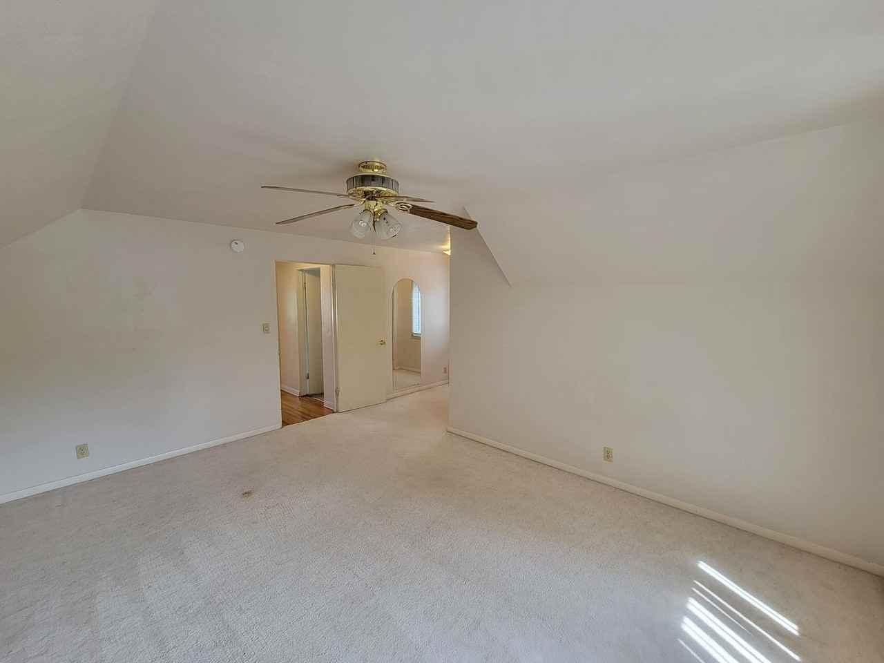 807 W 29th St - Photo 2 of 29