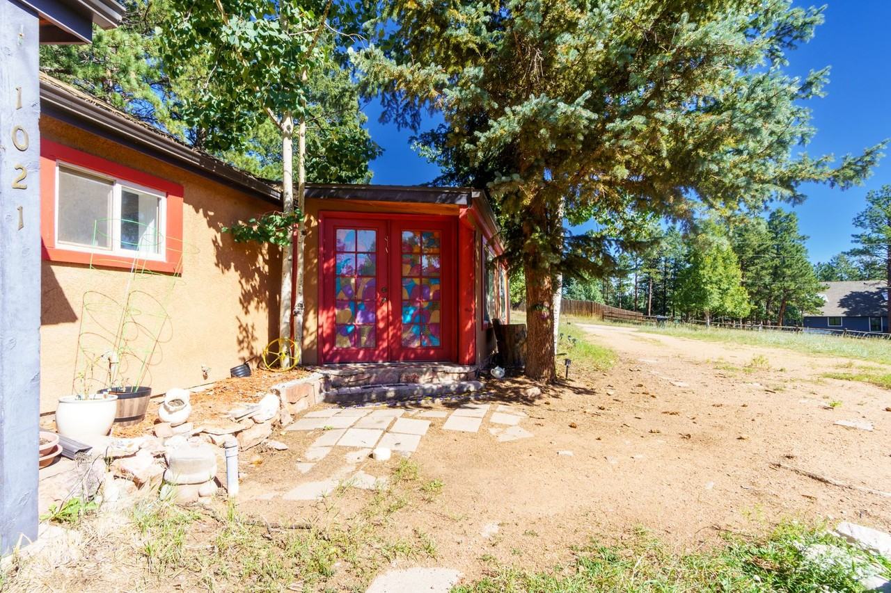 1021 W South Ave - Photo 4 of 22