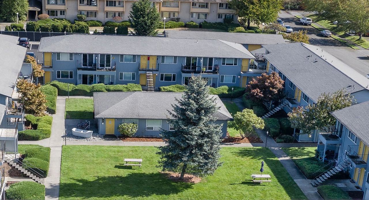 Pebble Bay Apartments - Photo 2 of 6