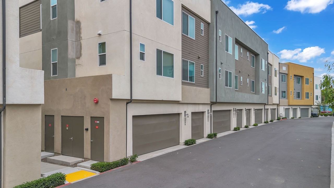 5086 Long Beach Blvd - Photo 3 of 30