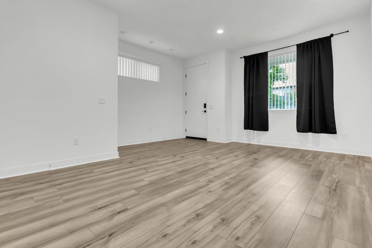 5086 Long Beach Blvd - Photo 6 of 30