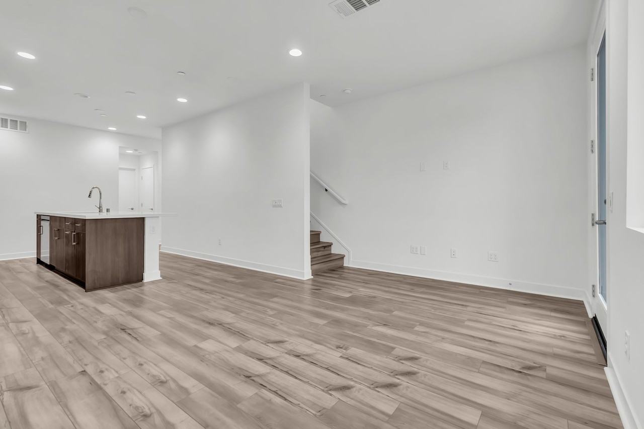 5086 Long Beach Blvd - Photo 7 of 30