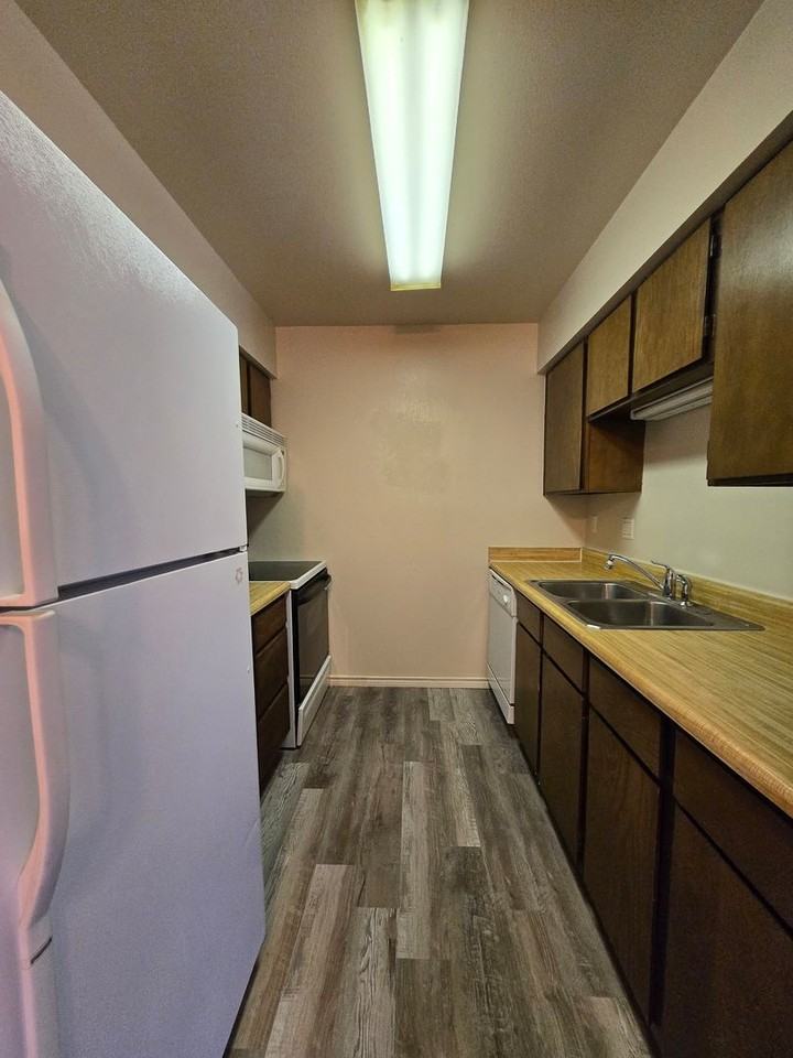 24 Bent Tree Rd Apt A - Photo 5 of 16