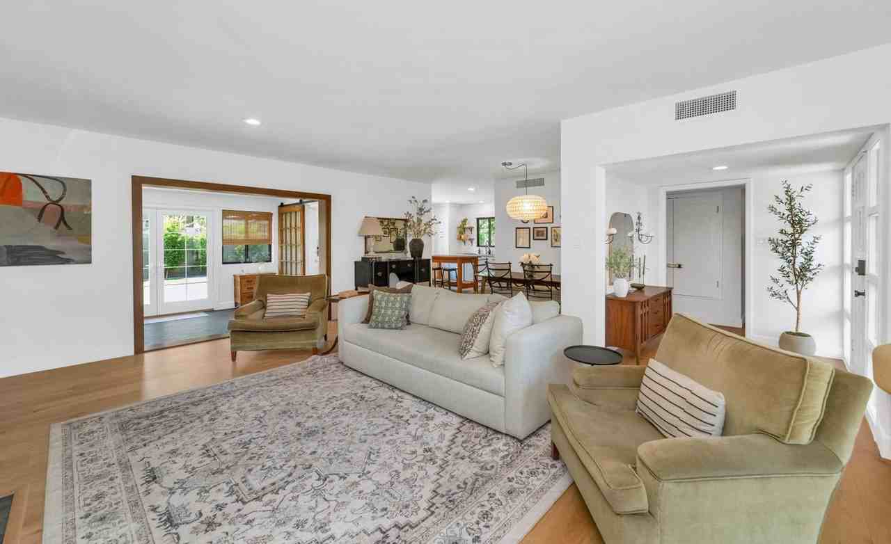 103 W Palmcroft Dr - Photo 3 of 27