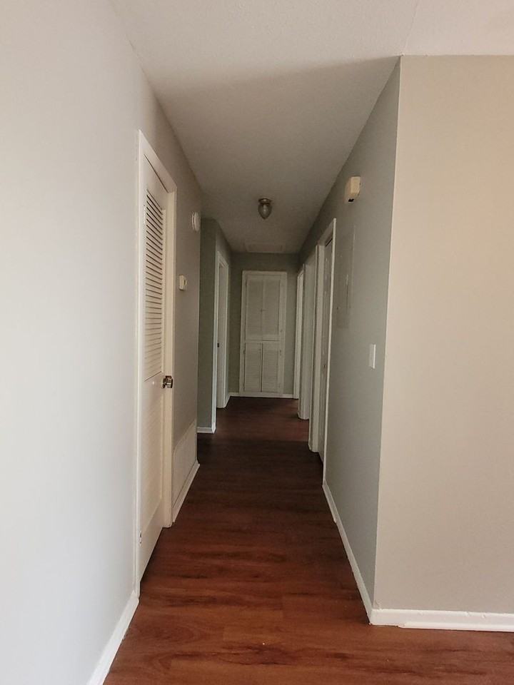 1519 Coffee Ct - Photo 4 of 9