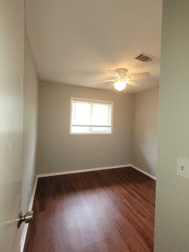 1519 Coffee Ct - Photo 6 of 9