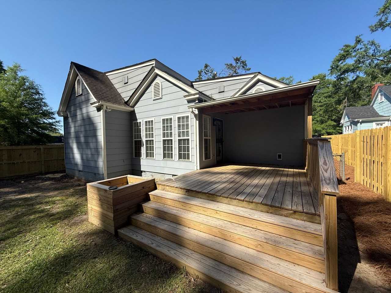 2631 Girard St - Photo 3 of 20